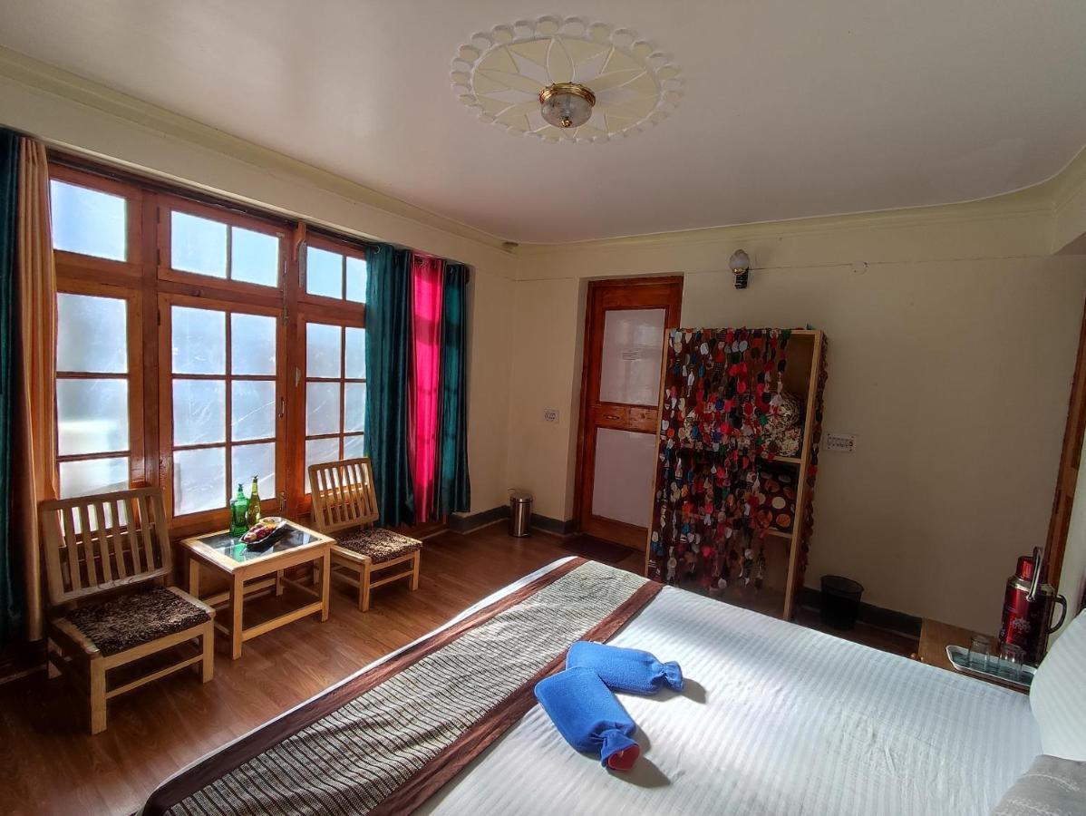 Snow Lion Ladakh Hotel Лех Екстериор снимка