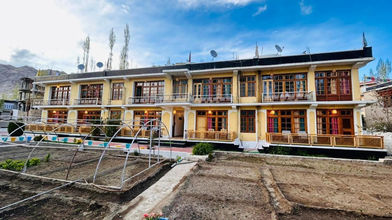 Snow Lion Ladakh Hotel Лех Екстериор снимка